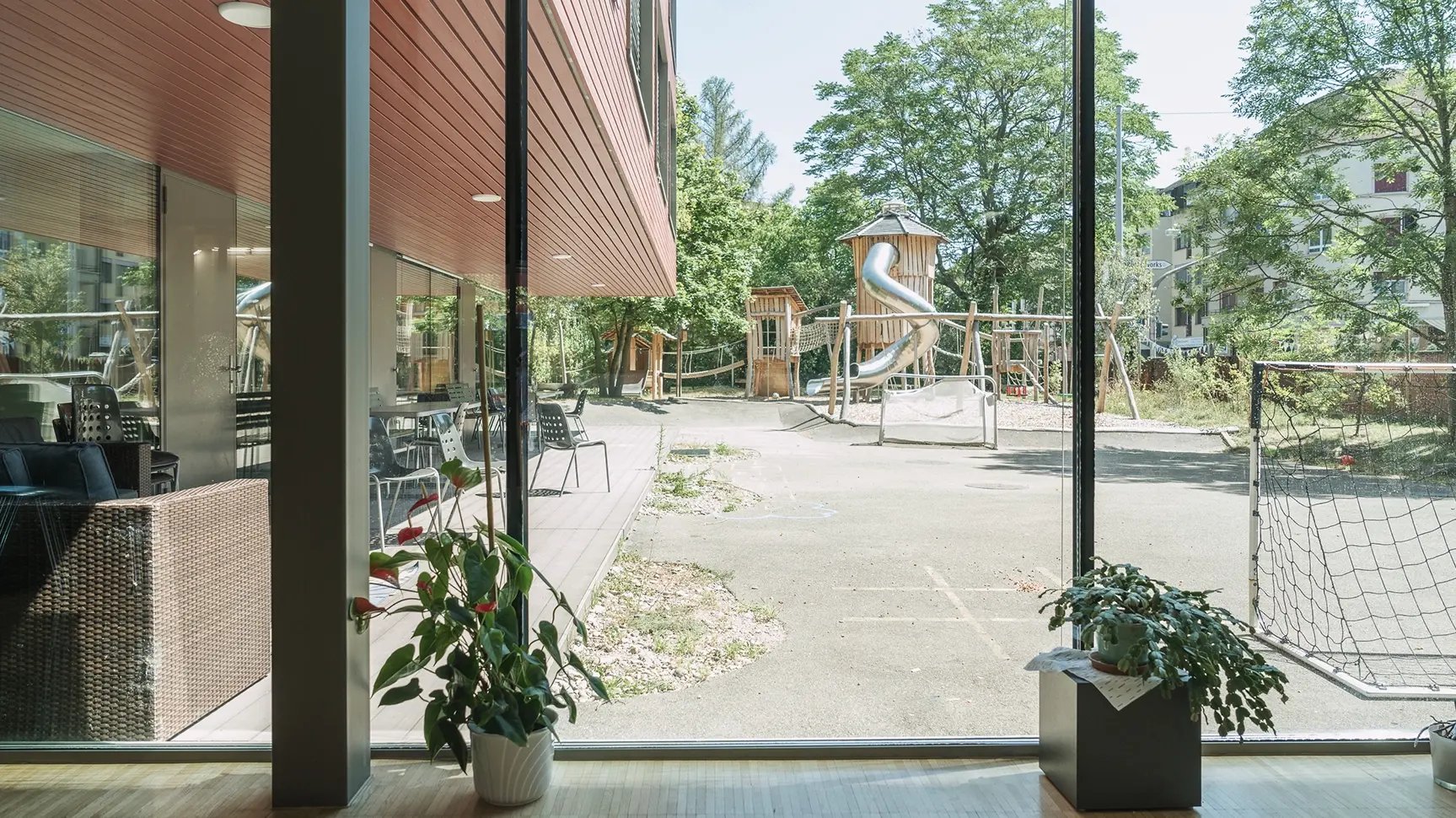 Cour intérieure de la maison d'enfants Holee